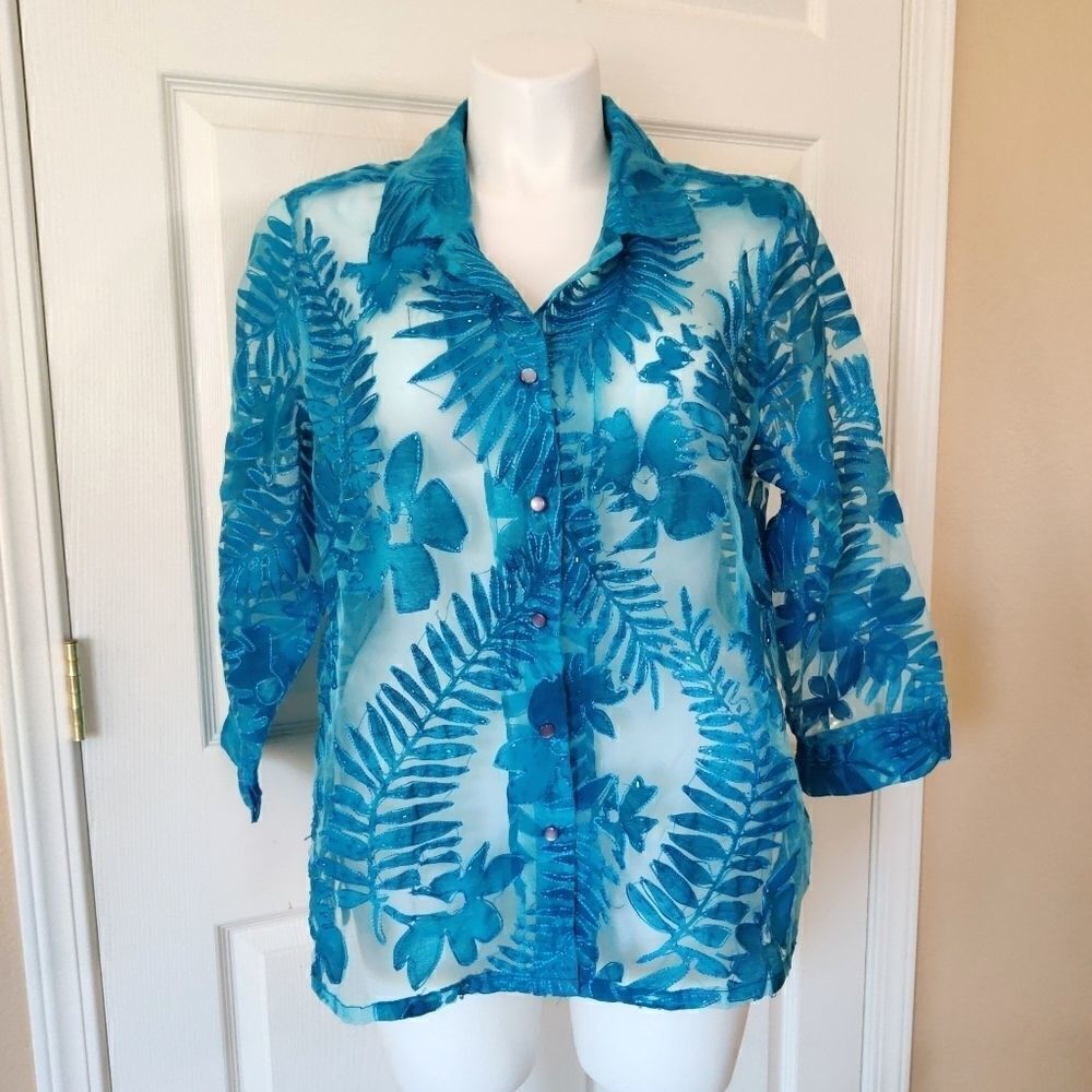 Units sheer applique 3/4 sleeve blouse